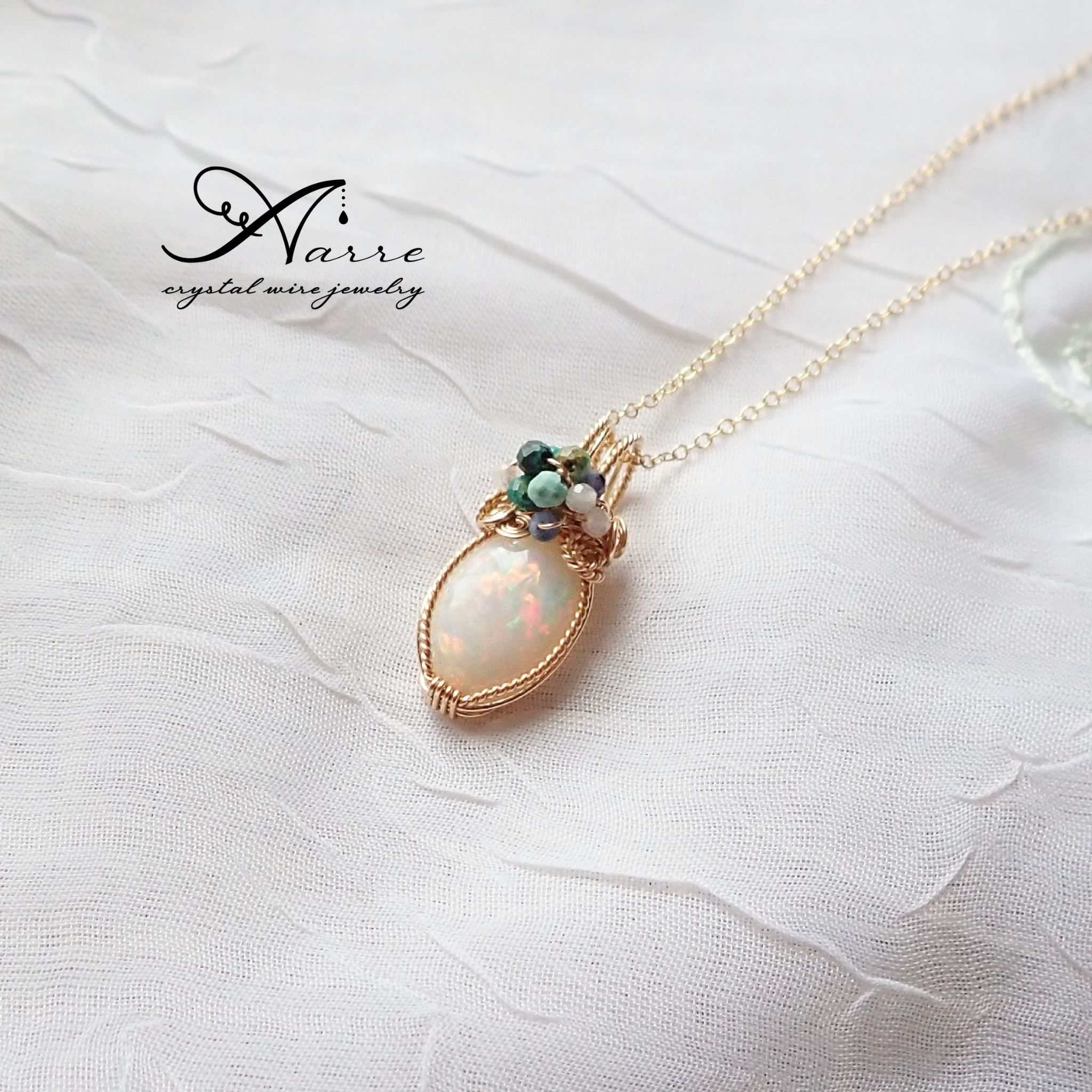 ホワイトオパールのペンダントトップ